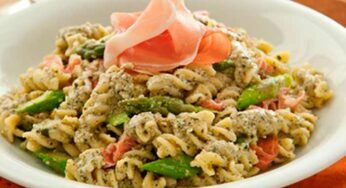 Salada de Fusilli com Bacalhau e Ovos de Codorna.