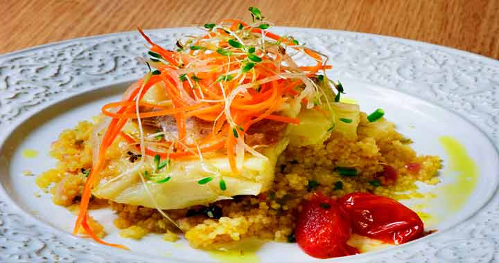 Salada de cuscuz marroquino com bacalhau