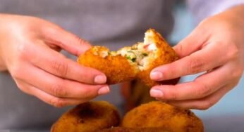 Bolinho de Batata Recheado com Bacalhau Refogado