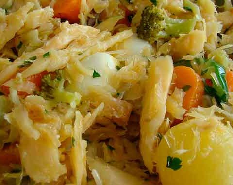 Bacalhau com legumes cozidos