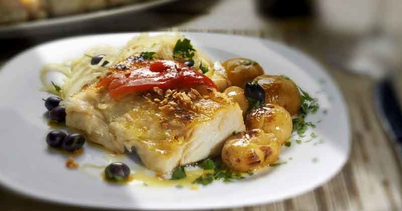 Bacalhau assado com batatas ao murro