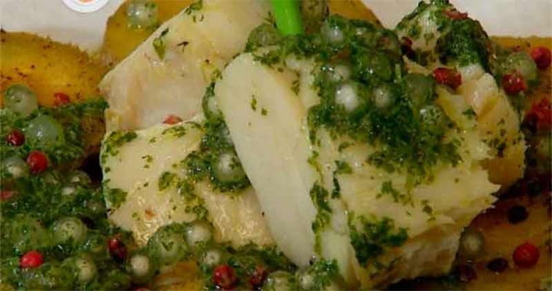 Bacalhau com batata doce na manteiga de salsa