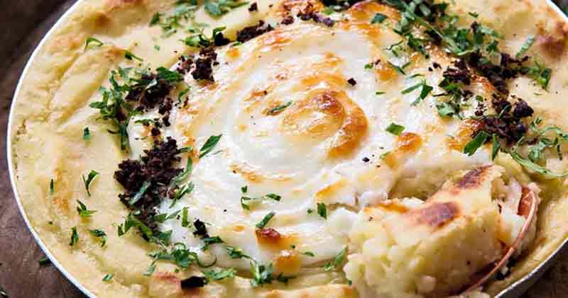 Bacalhau à Zé do Pipo com Purê de Batatas