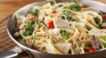 Espaguete com Lascas de Bacalhau