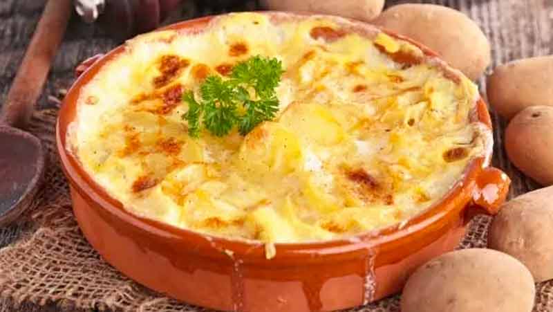 Bacalhau Gratinado Cremoso com Batatas