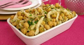 Salada de Grão-de-Bico com Bacalhau em Lascas