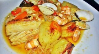Bacalhau Assado com Camarão e Batatas