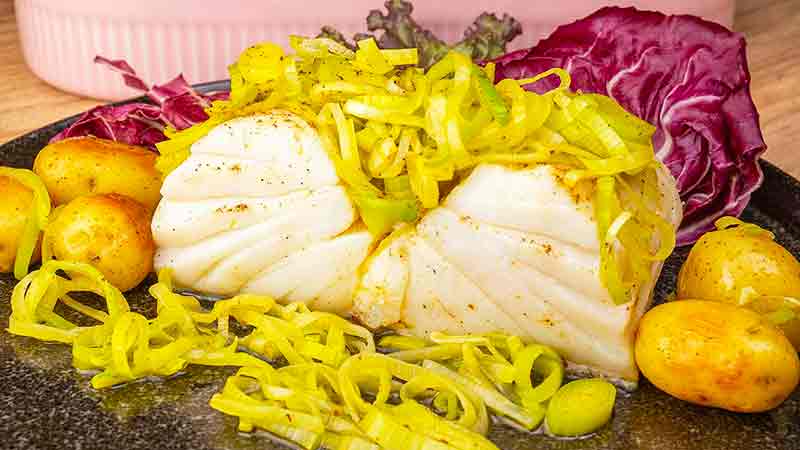 Bacalhau com Alho-Poró na Manteiga
