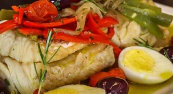 Bacalhau Confitado em Azeite com Alho-Poró e Pimentões Coloridos